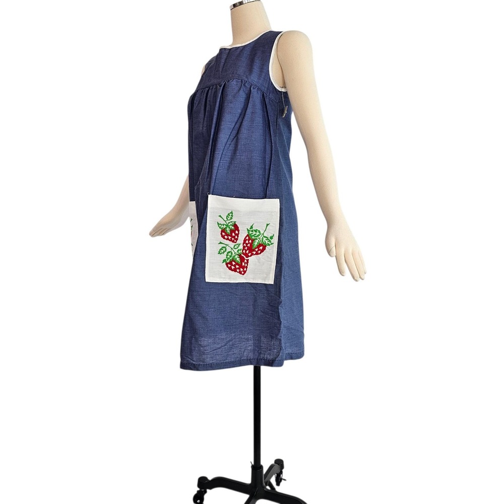 Vintage DEADSTOCK 1960s Dress Shift Dusty Blue Empire Waist Strawberry Print NWT - Picture 4 of 10